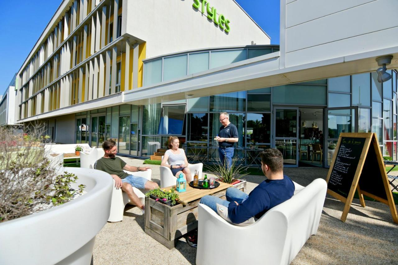 Hotel ibis Styles Nantes Reze Aéroport Exterior foto